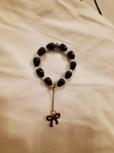 elegant black beaded bow braclet