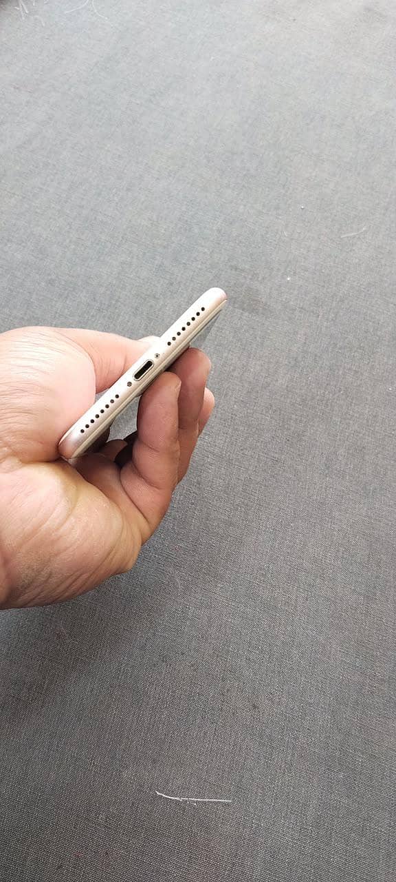 Apple iPhone 7 Plus 4