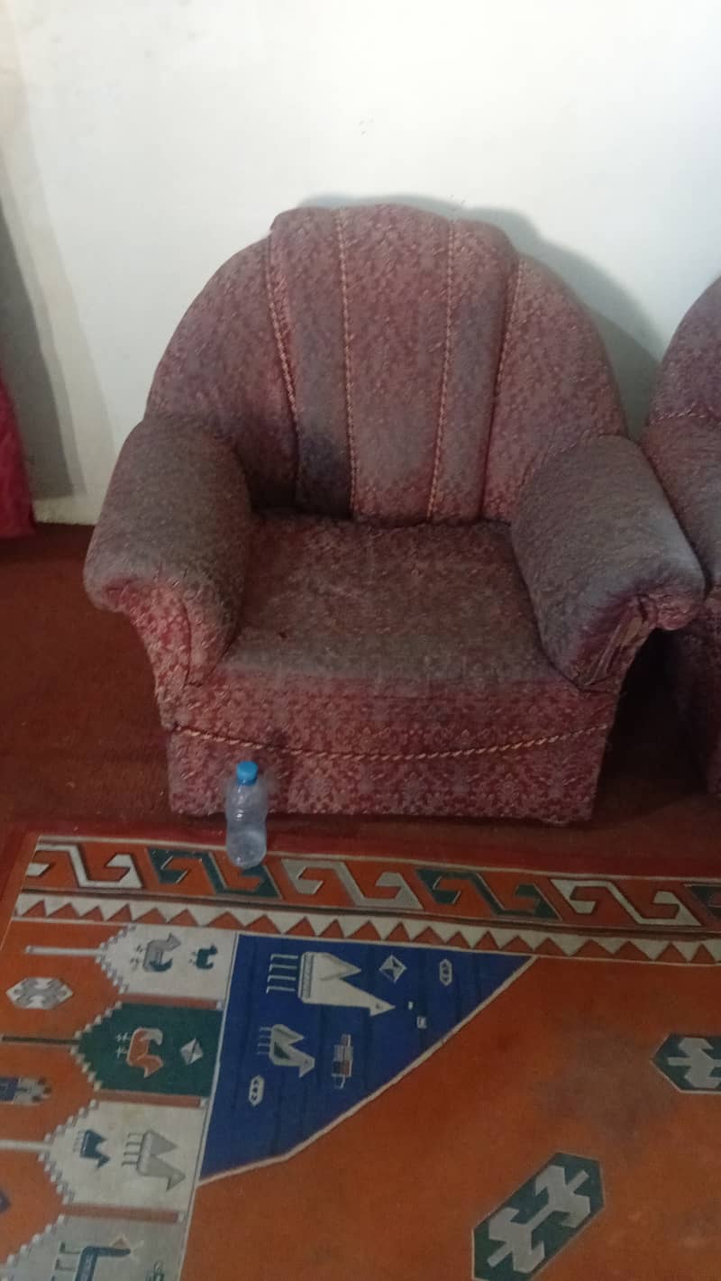 (استعمال شدہ فرنیچر برائے فروخت(صوفہ سیٹ، ڈبل بیڈ اور الماری 1