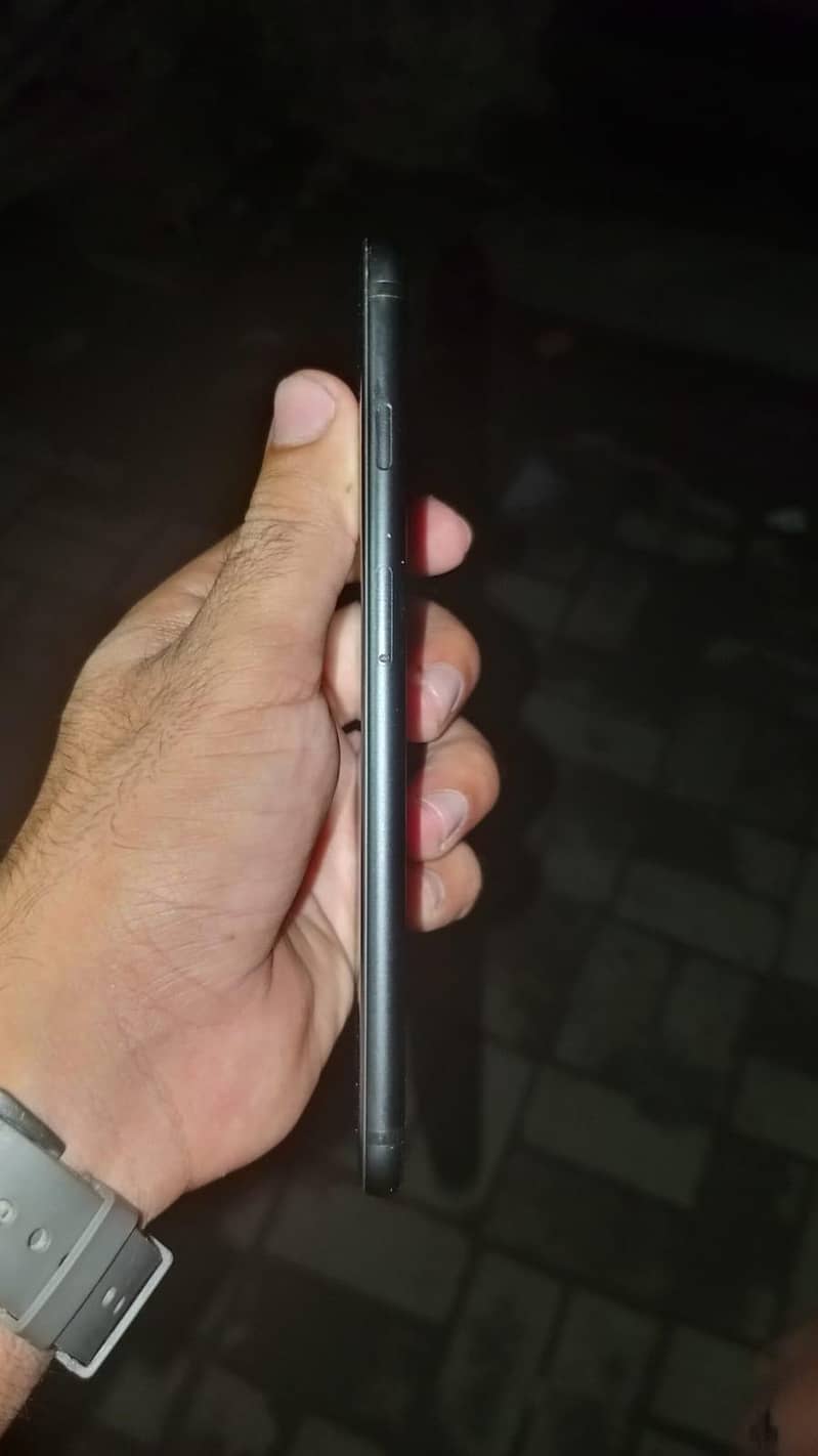Apple iPhone 7 Plus 0