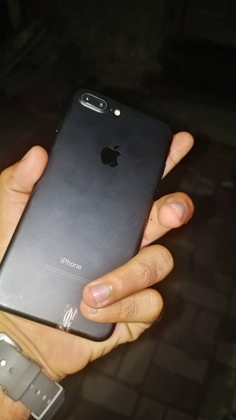 Apple iPhone 7 Plus 5