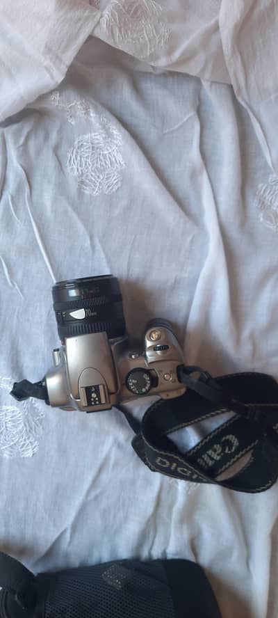 Camera Canon D300