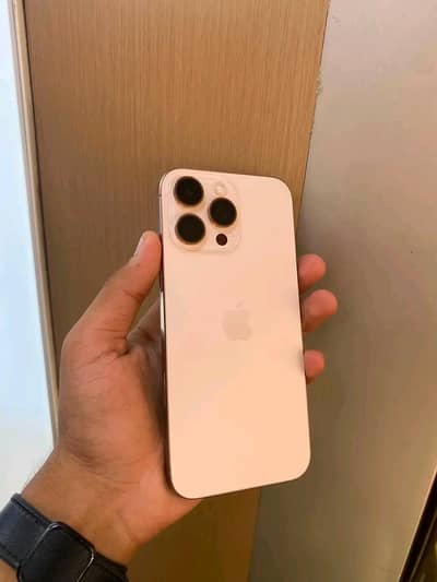 iphone 16pm read ad