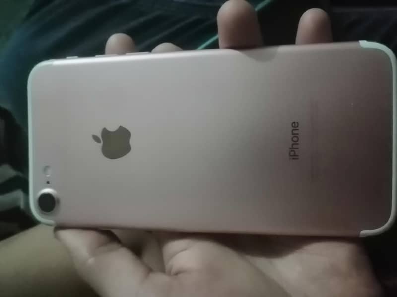 Apple iPhone 7 4