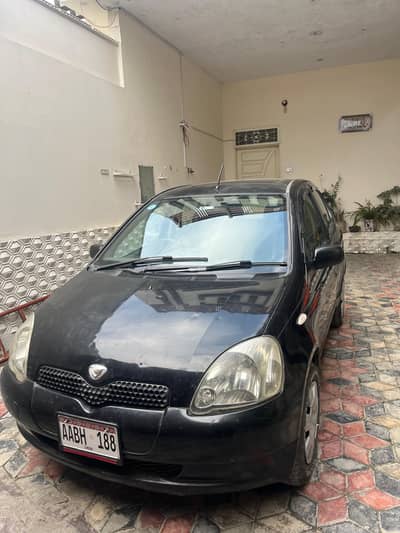Toyota Vitz 1999/2007 Sunroof / manual