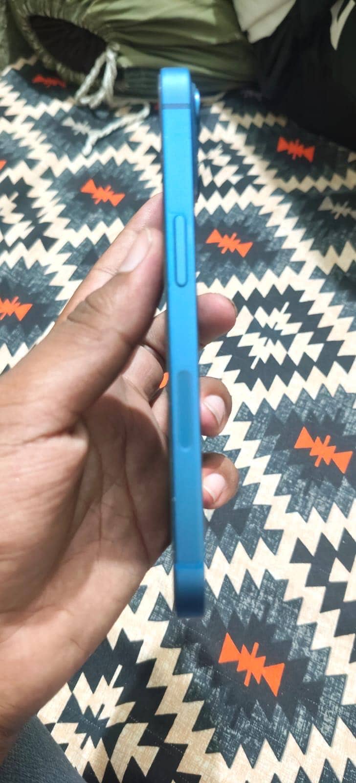 Apple iPhone 13 4