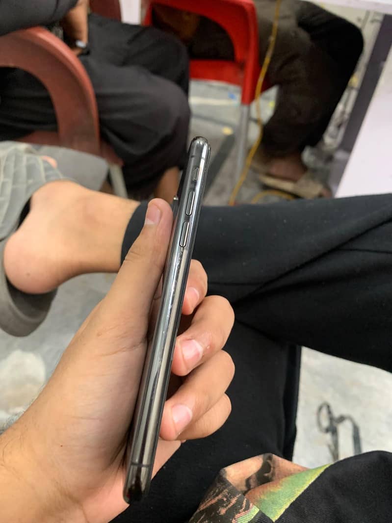Apple iPhone X 2