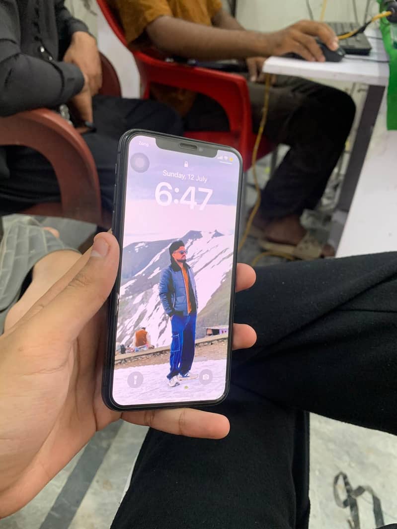 Apple iPhone X 5