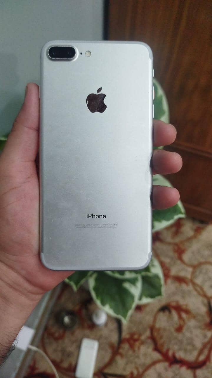 Apple iPhone 7 Plus 2