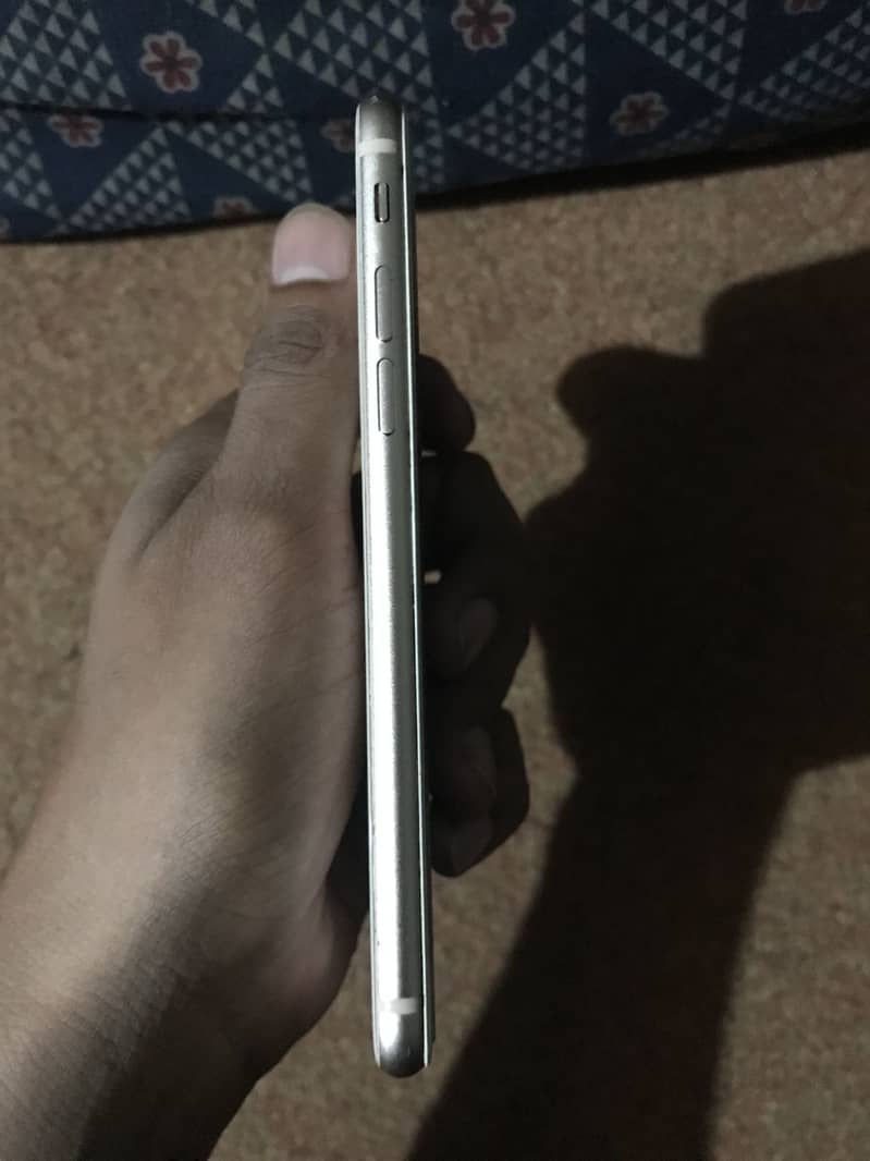 Apple iPhone 8 4