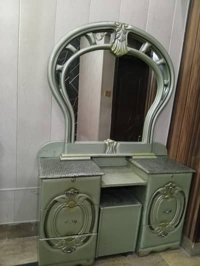 Dressing table for sale