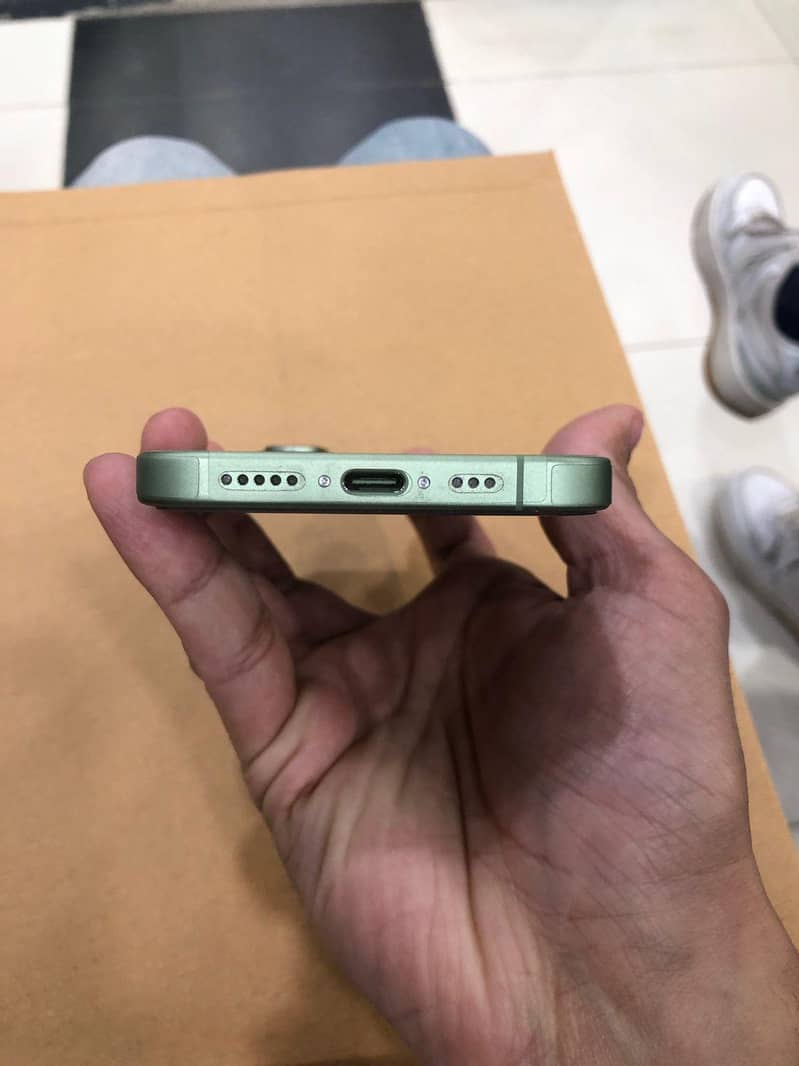 Apple iPhone 17 3