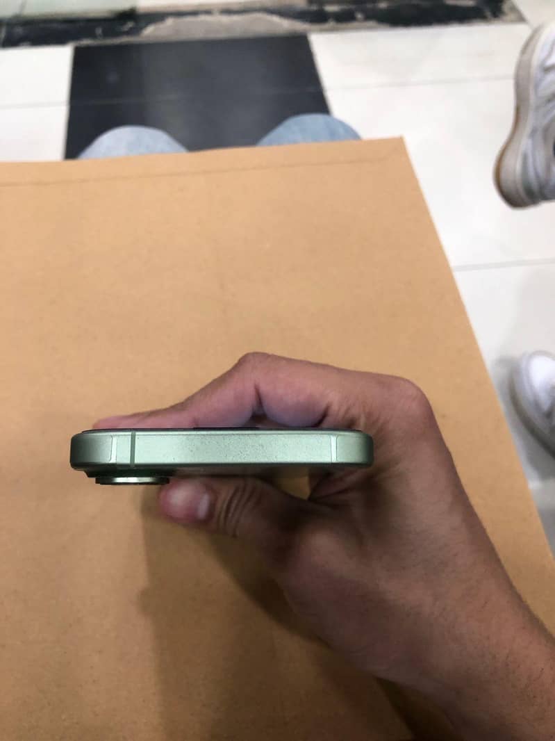 Apple iPhone 17 4