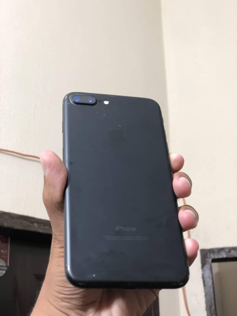 Apple iPhone 7 Plus 2