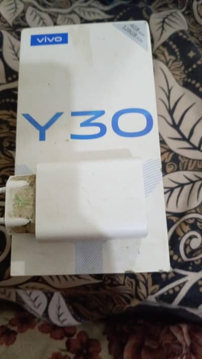 vivo y30 with box charger