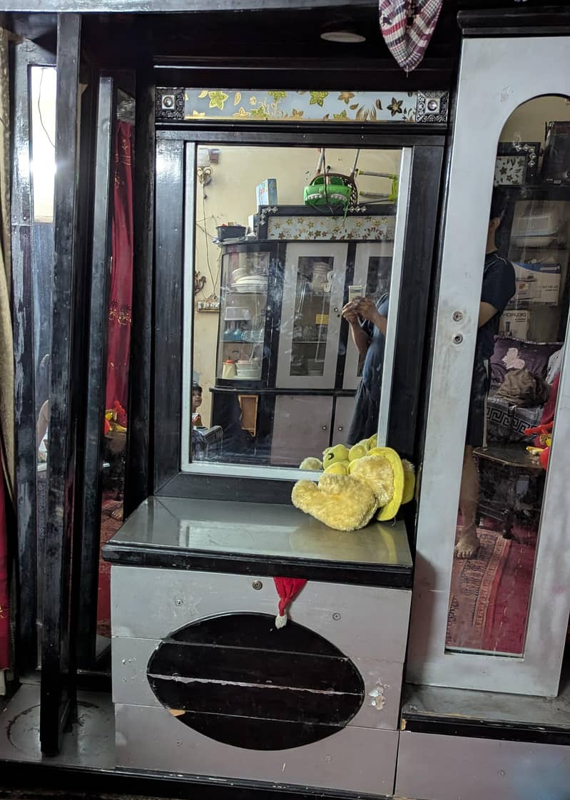 showcase dressing 1