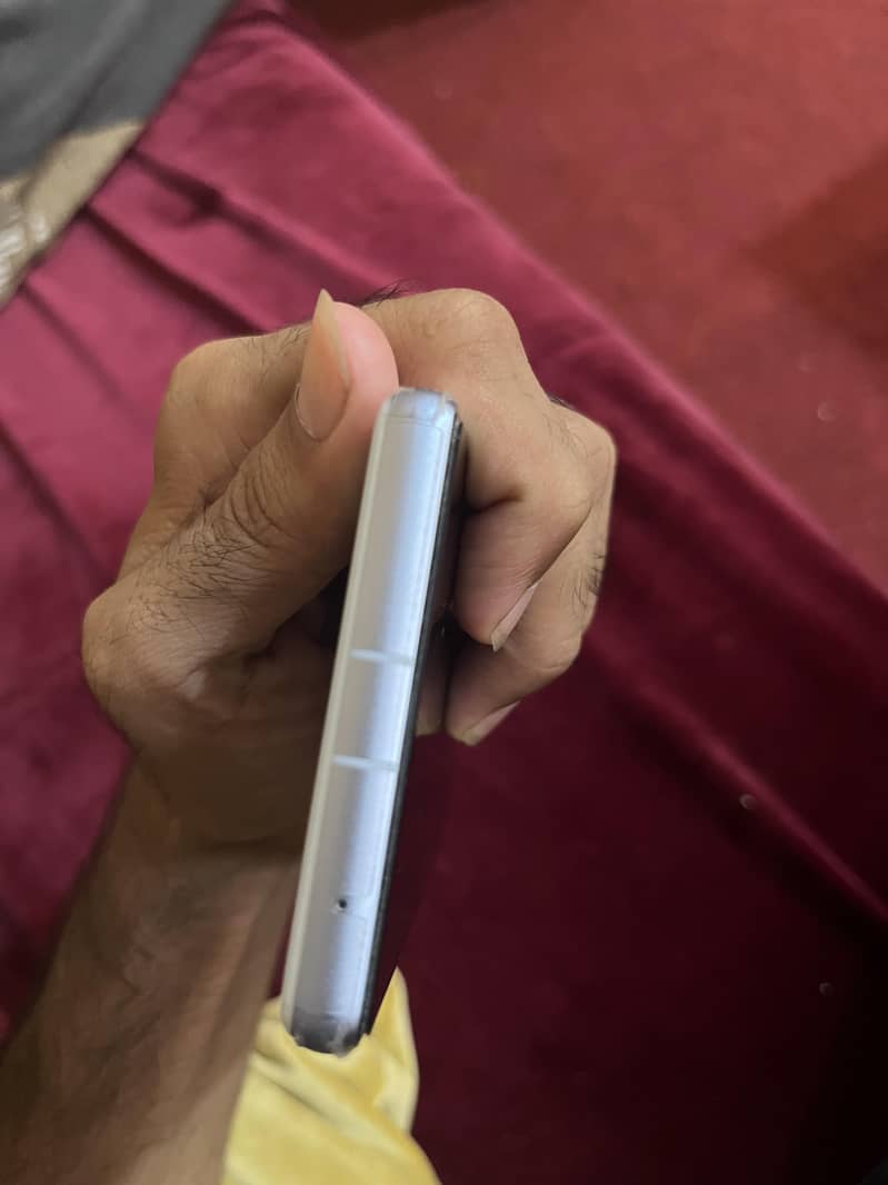 Google Pixel 7a 4