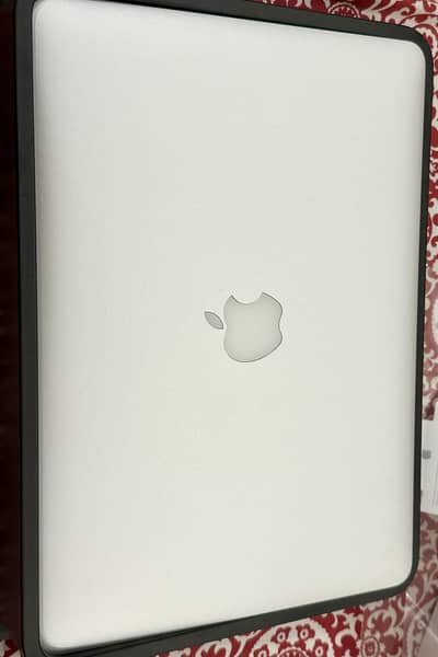 MacBook Air 2017 8/128 — Mint condition, Never Repaired, Full Box