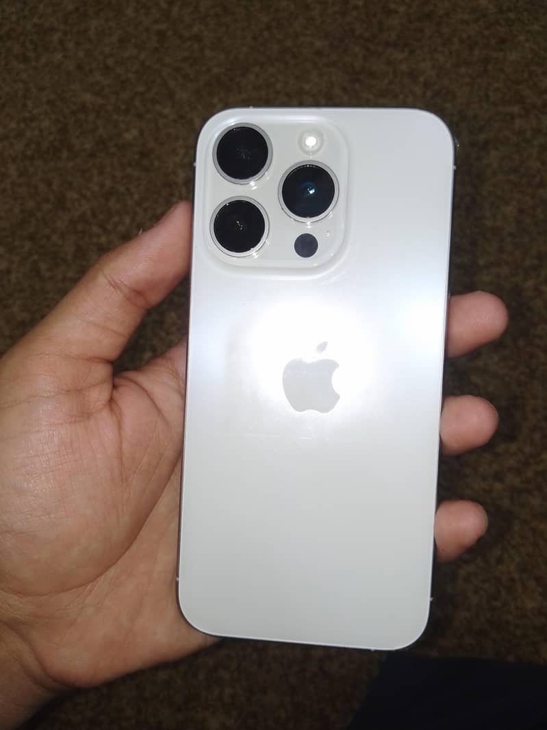 Apple iPhone 15 Pro 0