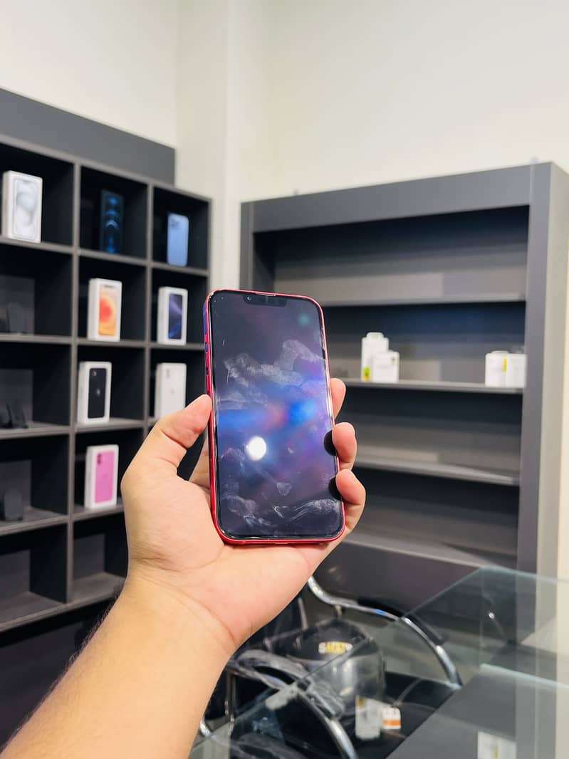 Apple iPhone 13 0