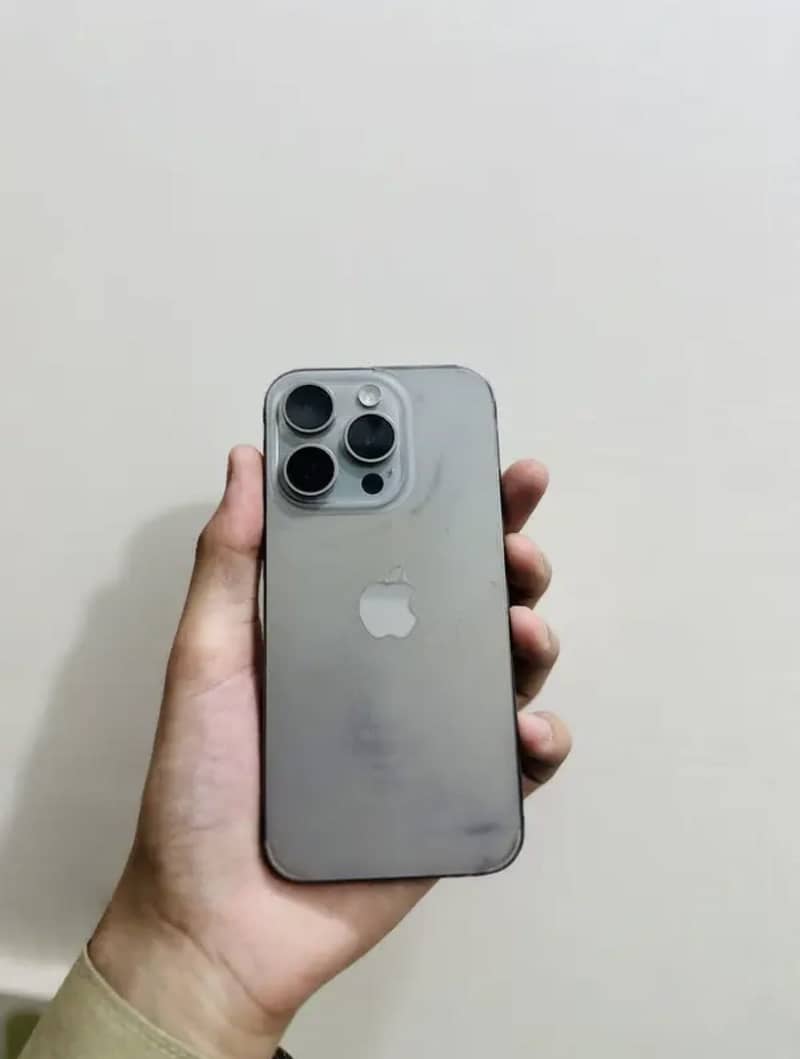 IPHONE 15 pro 2