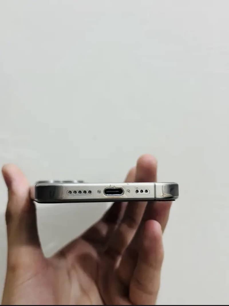 IPHONE 15 pro 3