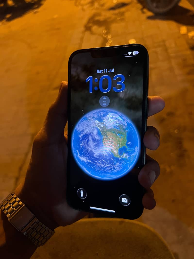 Apple iPhone 13 1