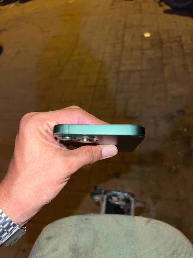Apple iPhone 13 3