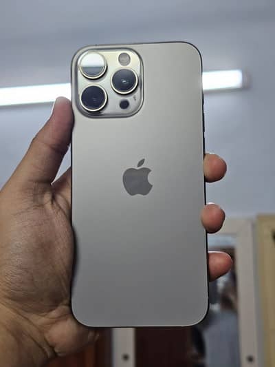 Apple iPhone 16 Pro Max JV