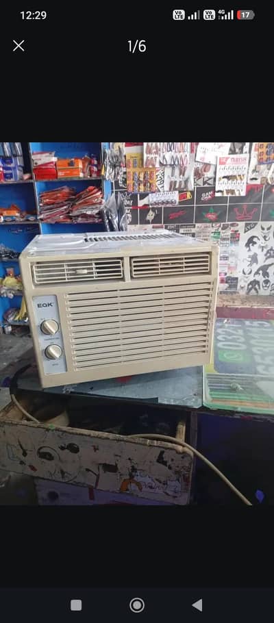 half ton ac good condition energy saving 1 se 2.5 amp par chalta hy