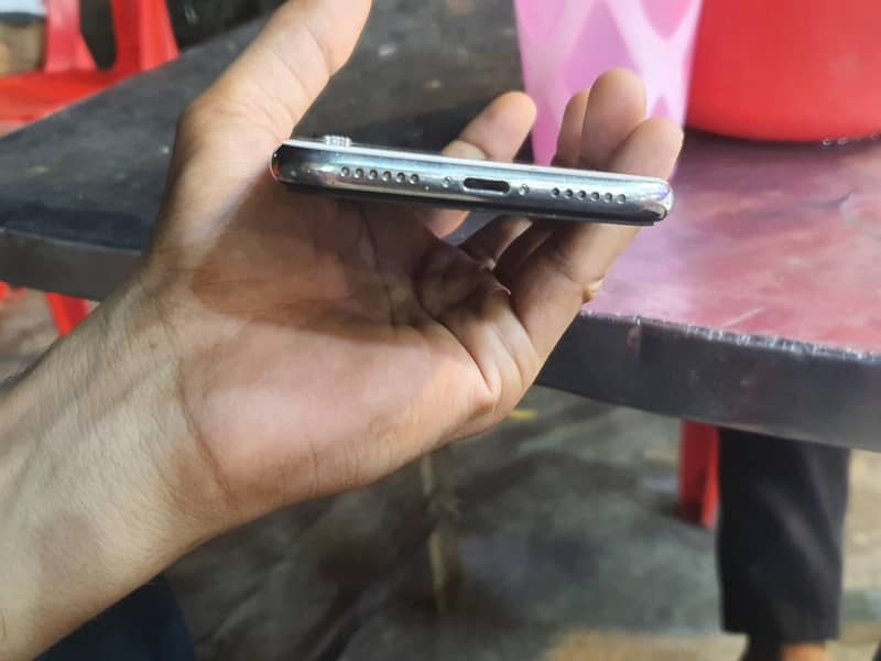 Apple iPhone X 5