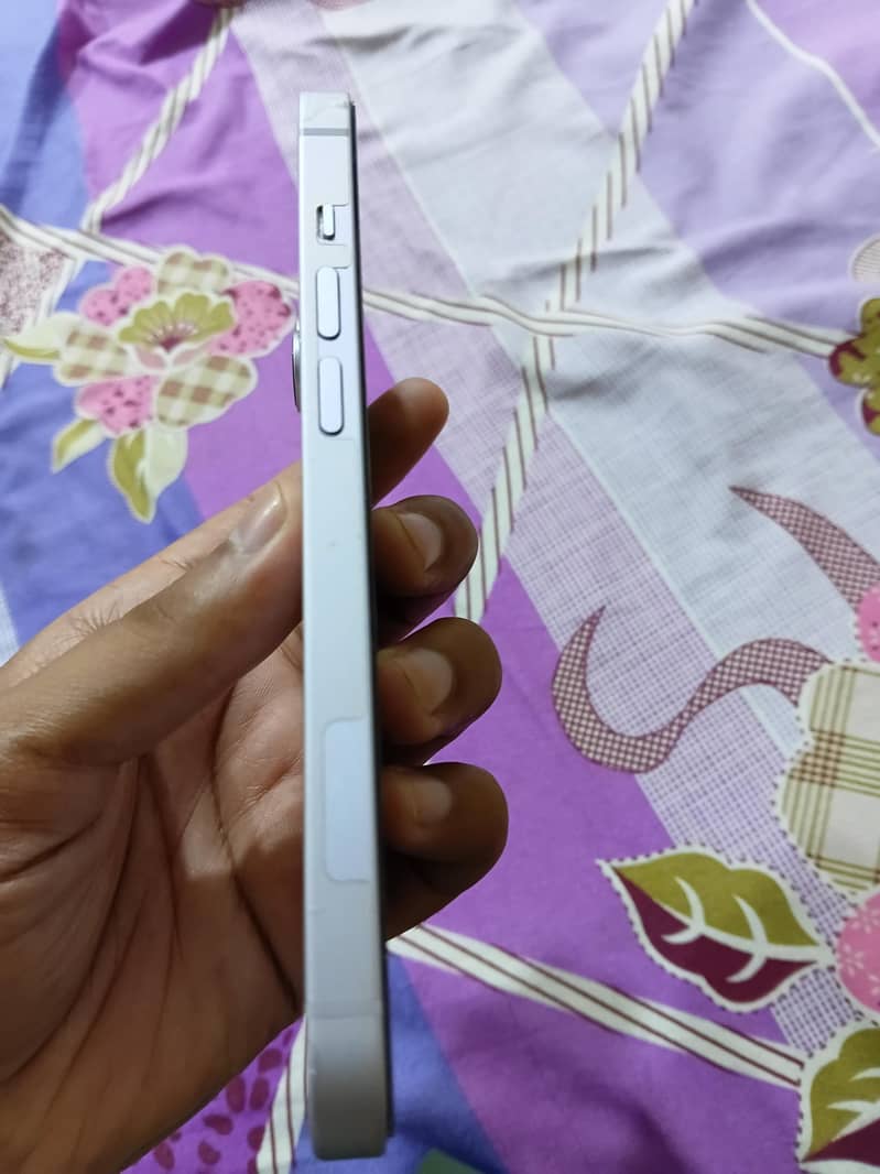 iPhone 14 2