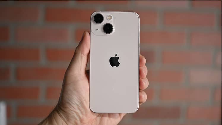 Apple iPhone 13 0