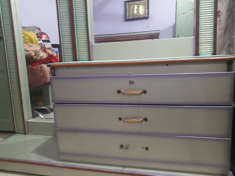 Bed and dressing set 4