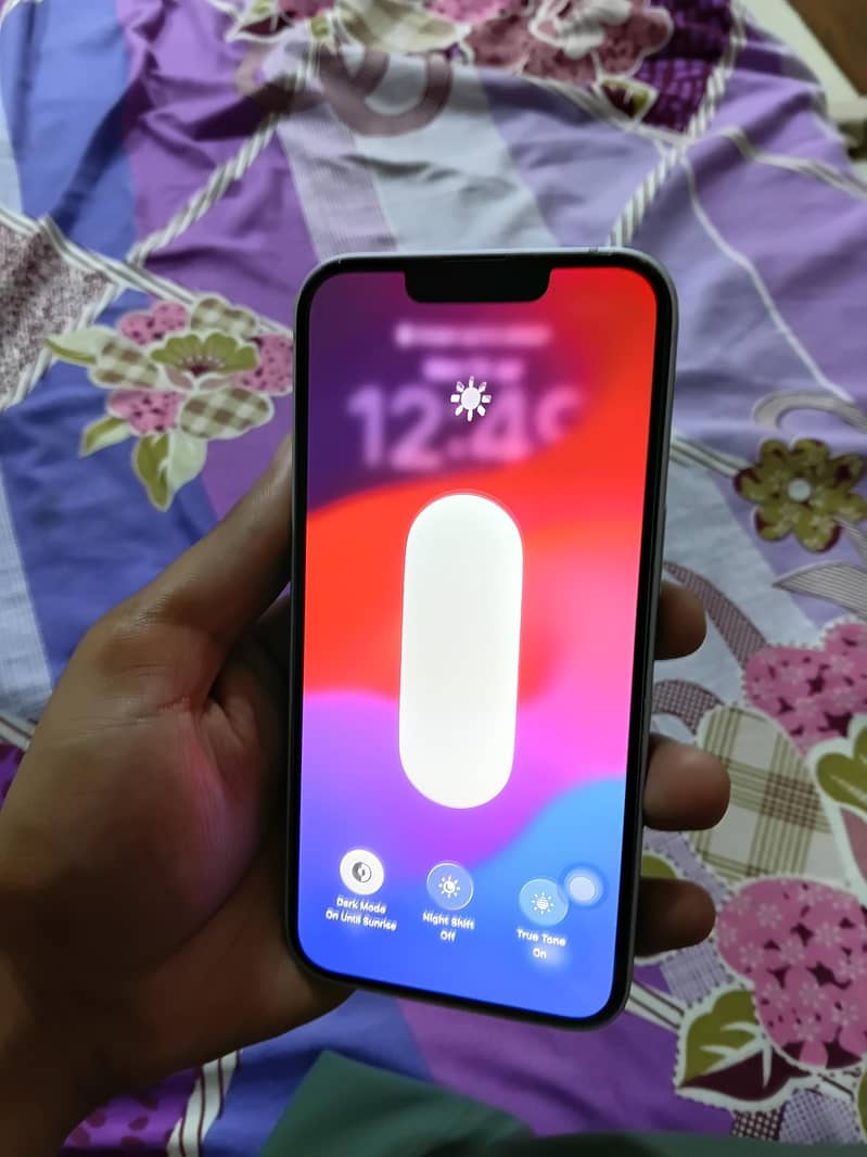 iPhone 14 4