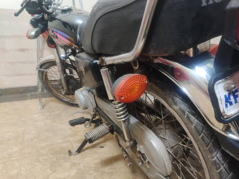 unique 125 Model 2012 Model 2012 Model 2012 6