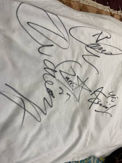 Real signature with prove and shaid afridi brand shirt