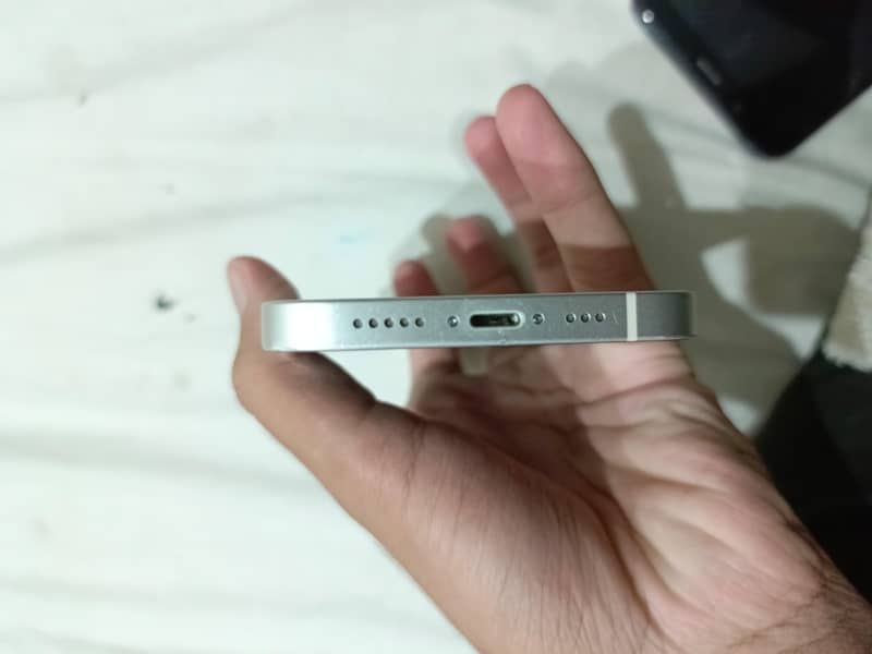 Apple iPhone 13 3