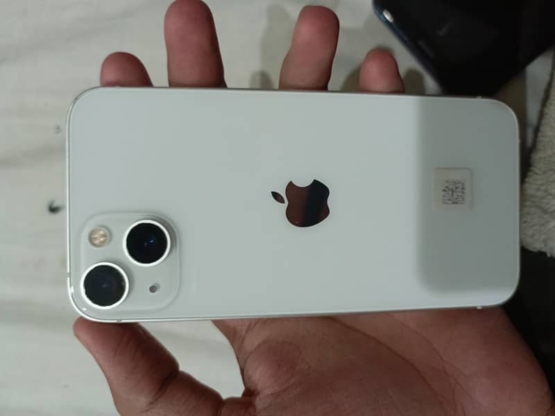 Apple iPhone 13 5