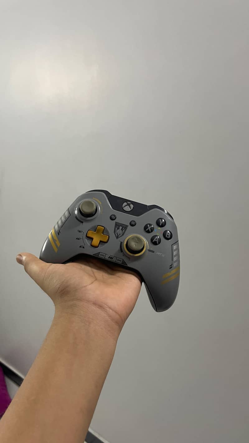 Xbox controllers available 6