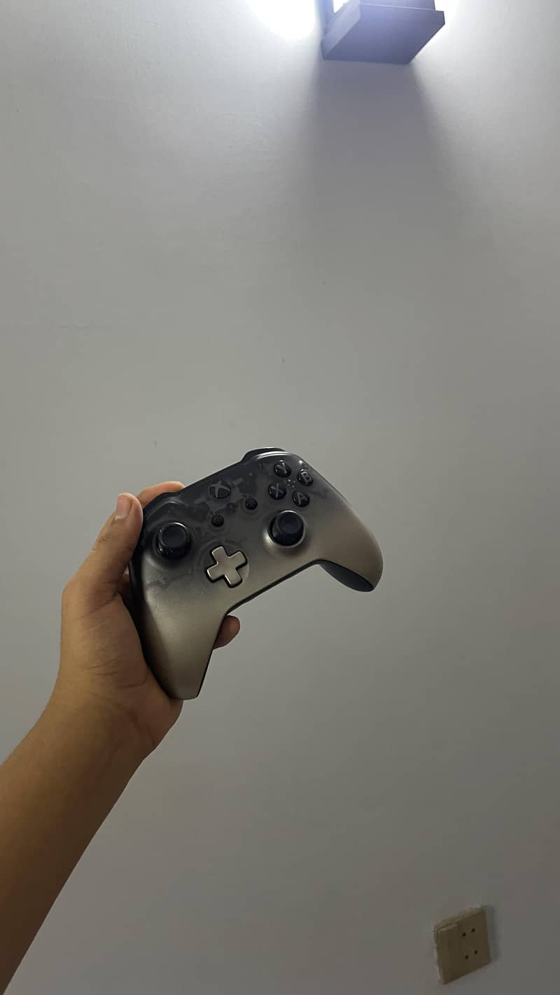 Xbox controllers available 9