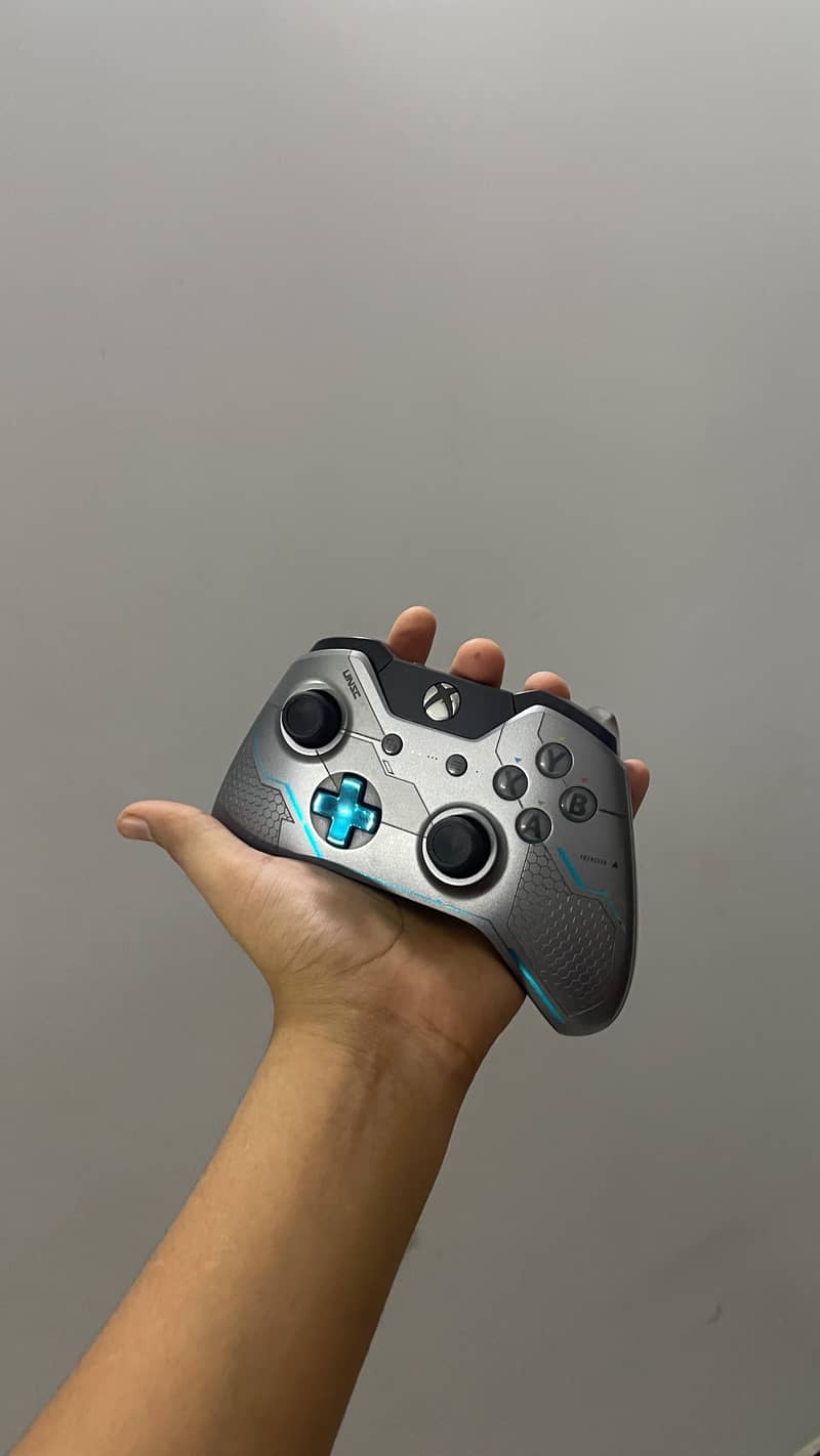 Xbox controllers 6