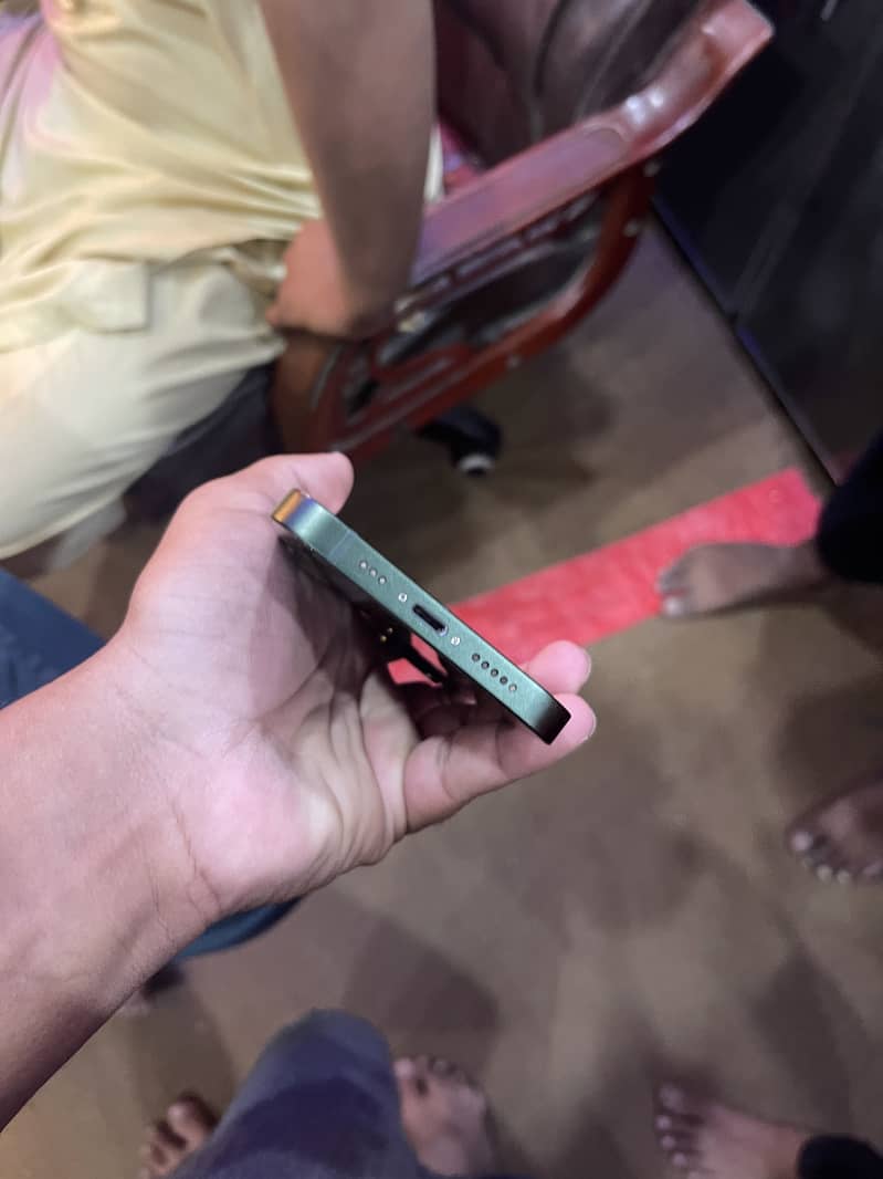 Apple iPhone 13 3