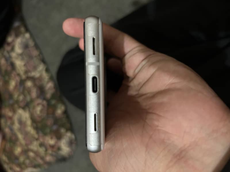 Google Pixel 7a 2