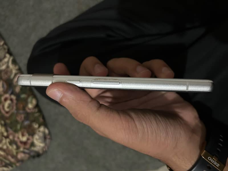 Google Pixel 7a 4