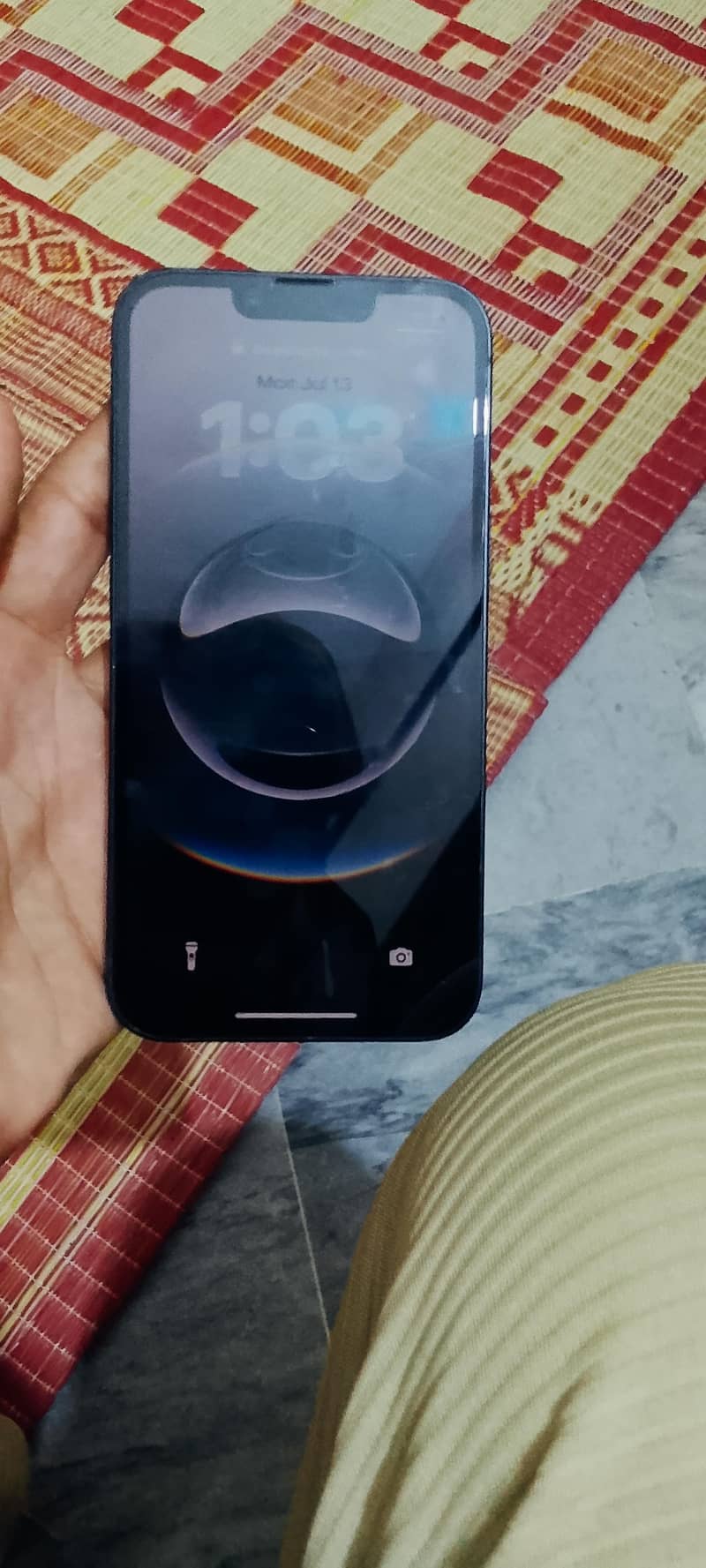 Apple iPhone 16e 0
