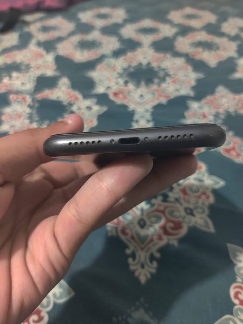 Apple iPhone 11 0