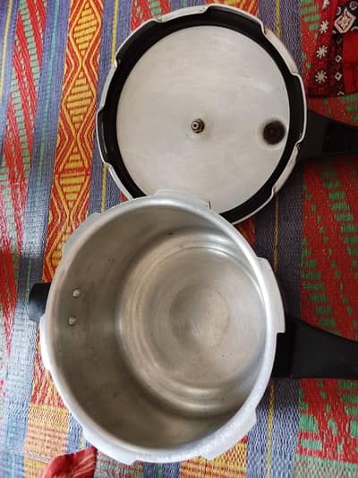 urgently sale Imported pressure cookers
