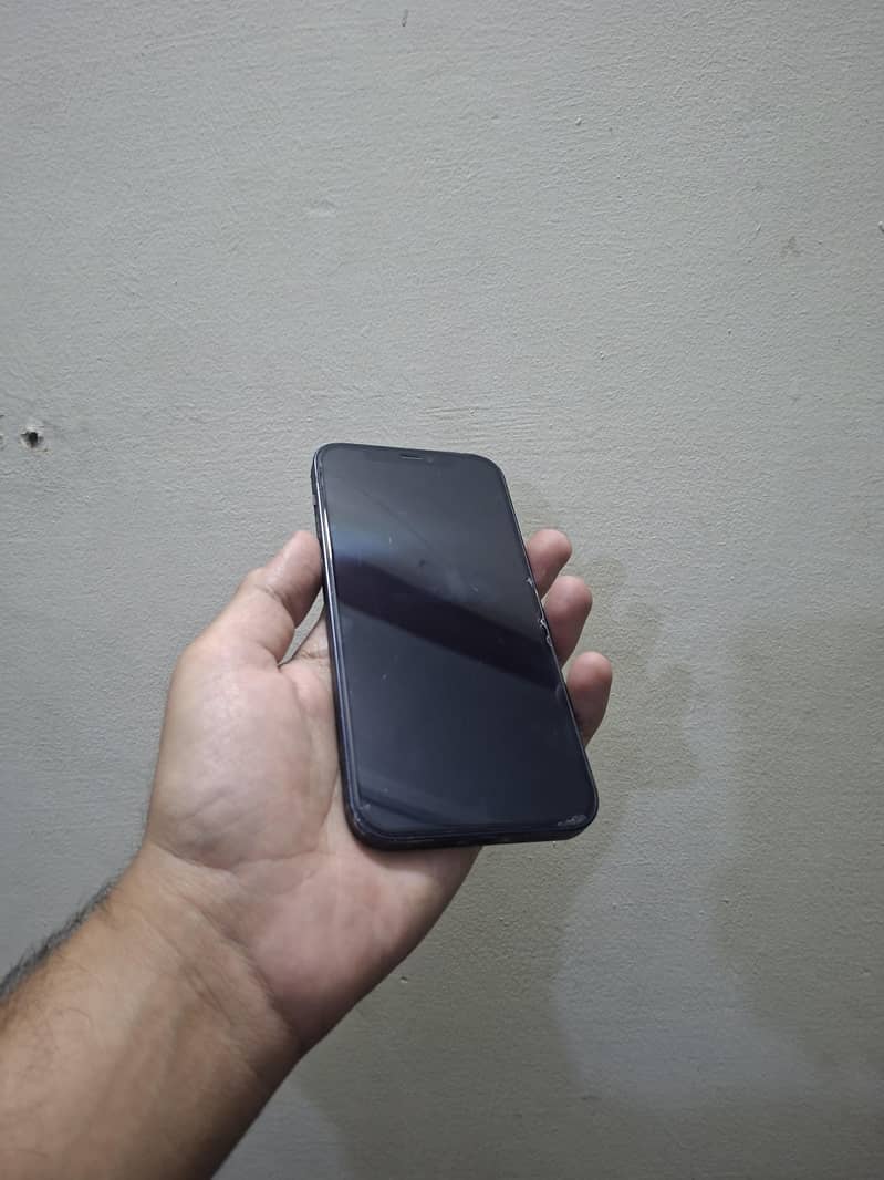 Apple iPhone 12 3