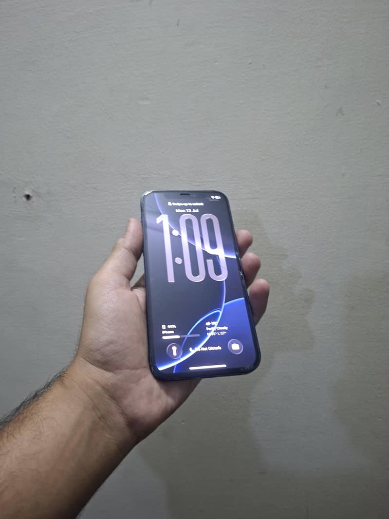 Apple iPhone 12 4
